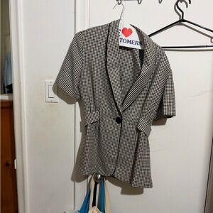 Short-Sleeve Houndstooth Blazer in Black and White